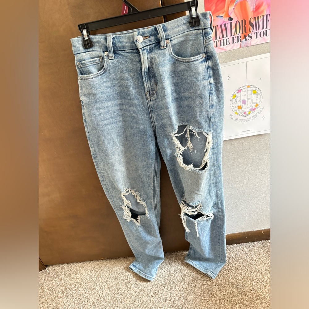 American Eagle Stretch Mom Jeans size 4